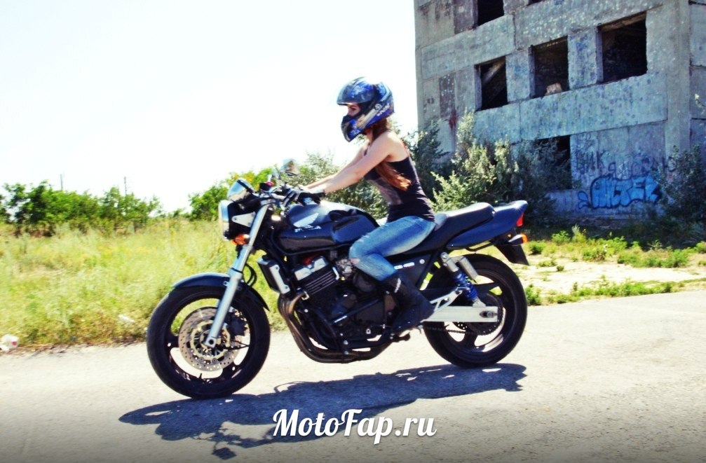 Honda CB 400 SF — лучший дорожный городской мотоцикл