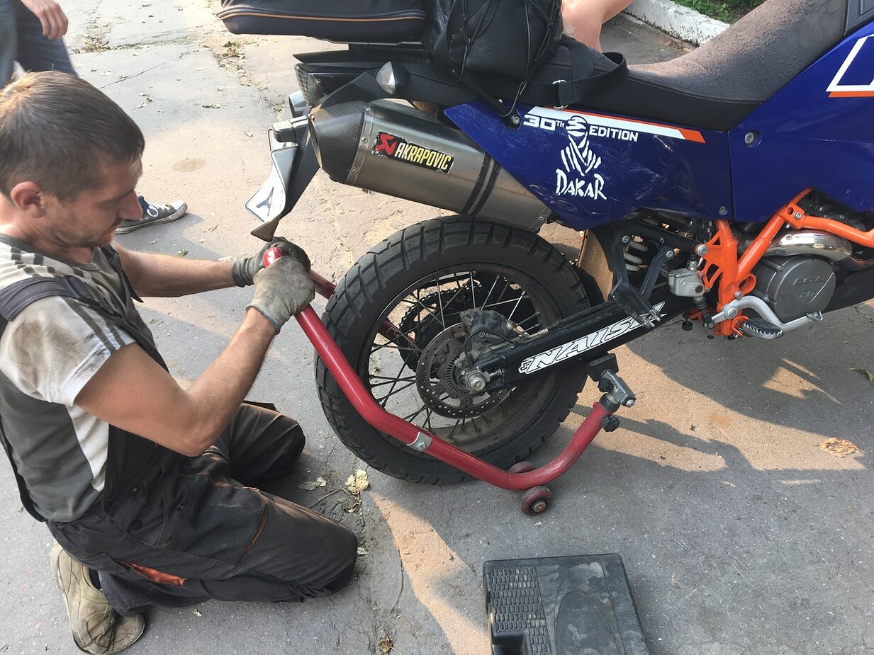 Почему мотошиномонтаж в Москве — важный момент в уходе за вашим мотоциклом